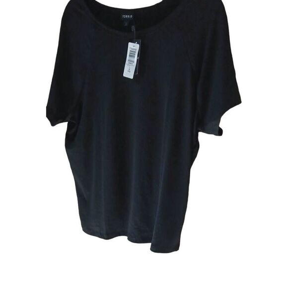 TORRID Plus Size Ribbed Crew Neck Black Raglan Crop Tee - Picture 4 of 14